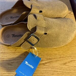 Torotto Brown Suede Clogs